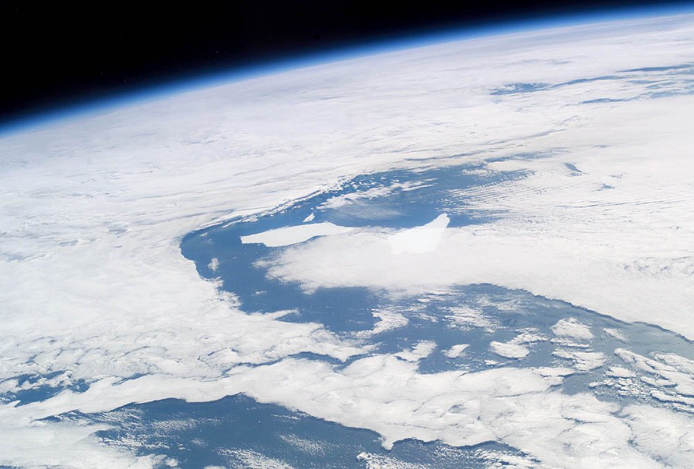 ISS008-E
