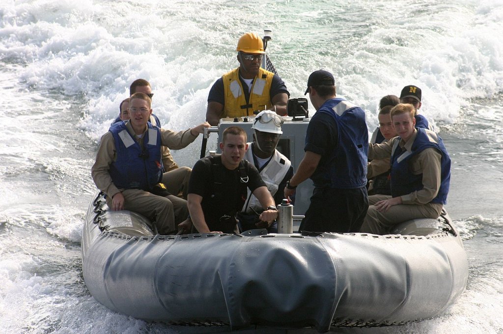 Atlantic Ocean (June 9, 2004) - Midshipmen from the guided missile destroyer USS Laboon